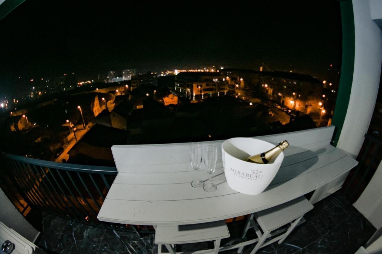 Turcoazlux Apartments Gran Varadino Esterno foto